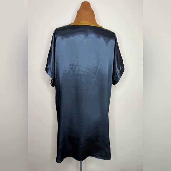 Vintage Val Mode Silky Extra Long Nightshirt Button Front Black Gold Size Med - Picture 4 of 8